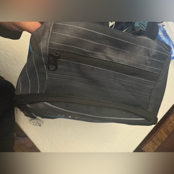 BRAND NEW Rip Curl Black and Blue Men's cooler Backpack - Picture 5 of 11